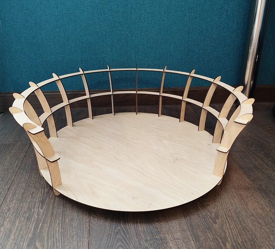 Лежанка из дерева для домашних животных «WoodyNest»