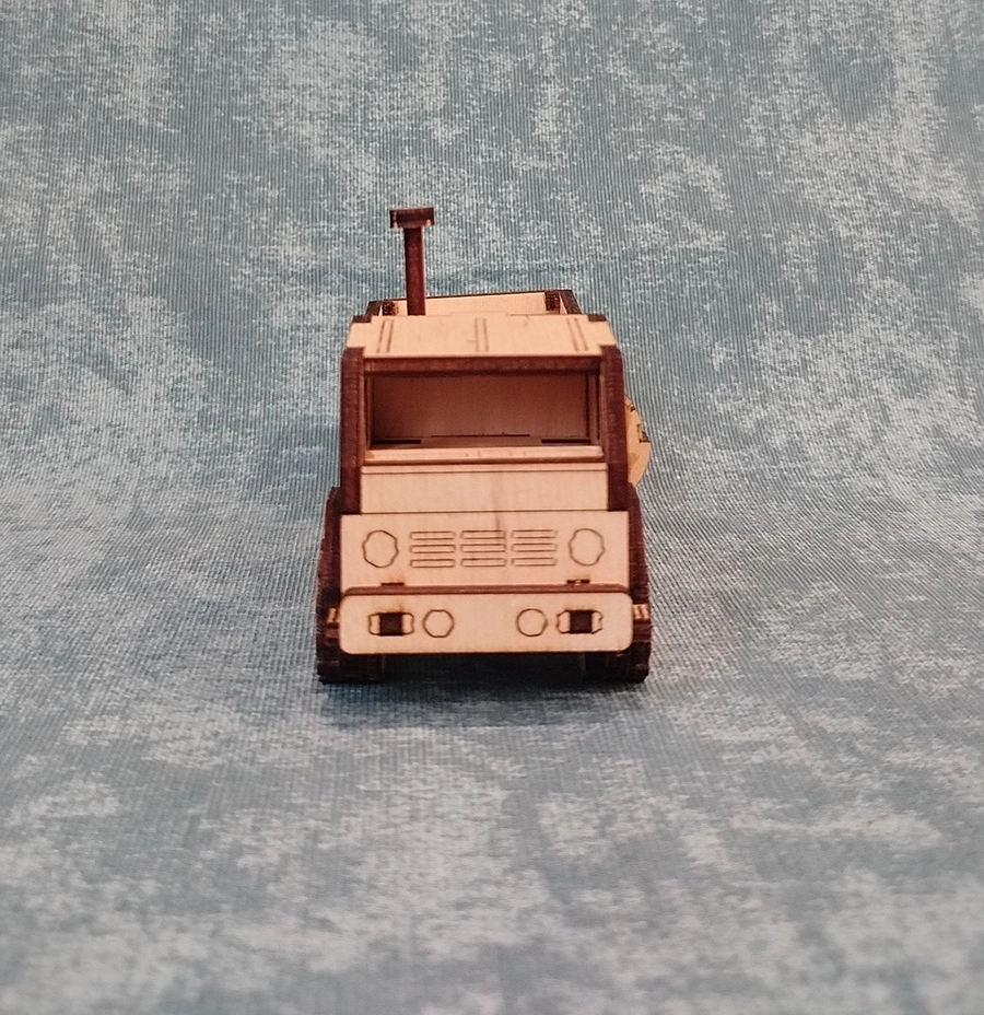 Миниатюра «Самосвал» — деревянная модель с подвижным кузовом — изображение 4